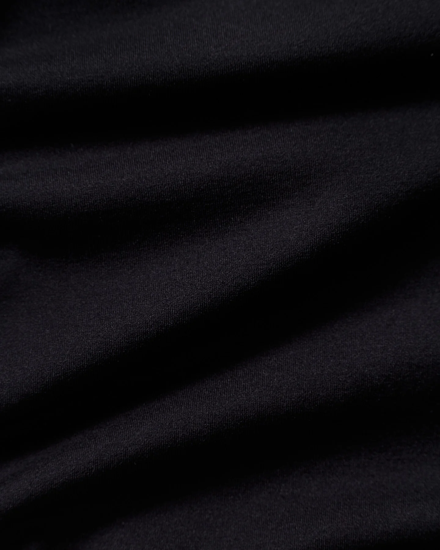 Define 2.0 Halter Neck Bra | Black - Image 5