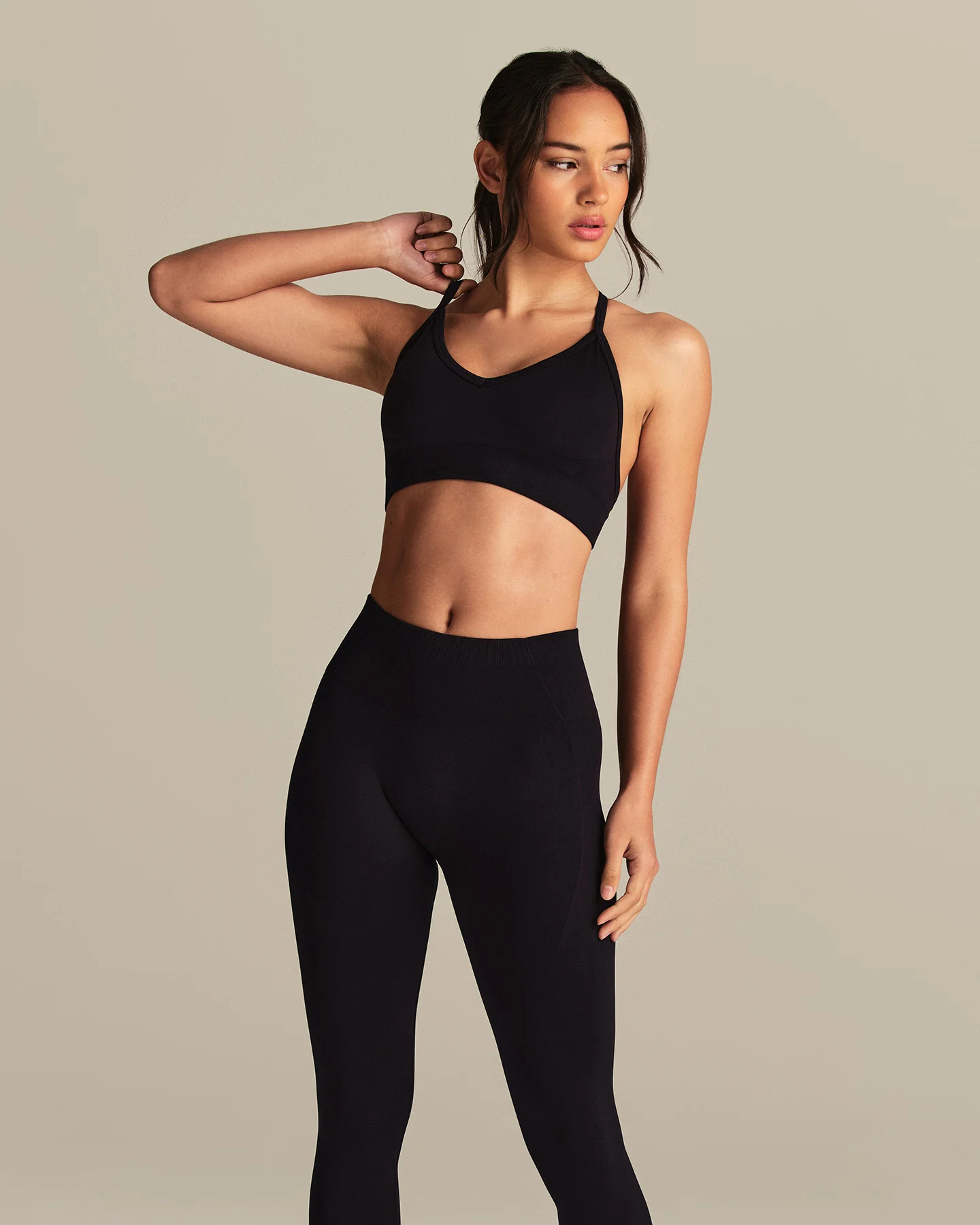 Define 2.0 Halter Neck Bra | Black - Image 8