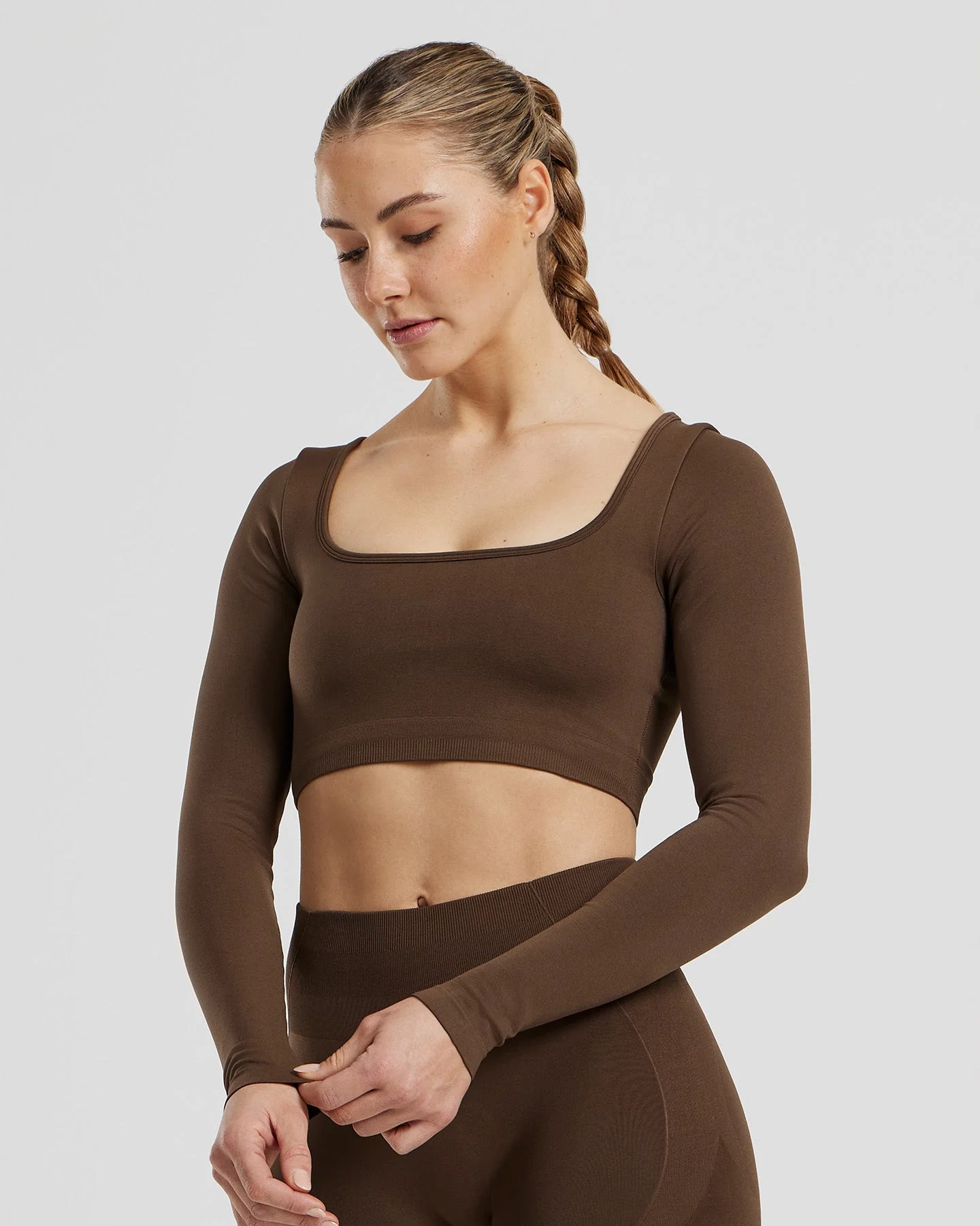 Define 2.0 Long Sleeve Built-In Bra Top | Cocoa