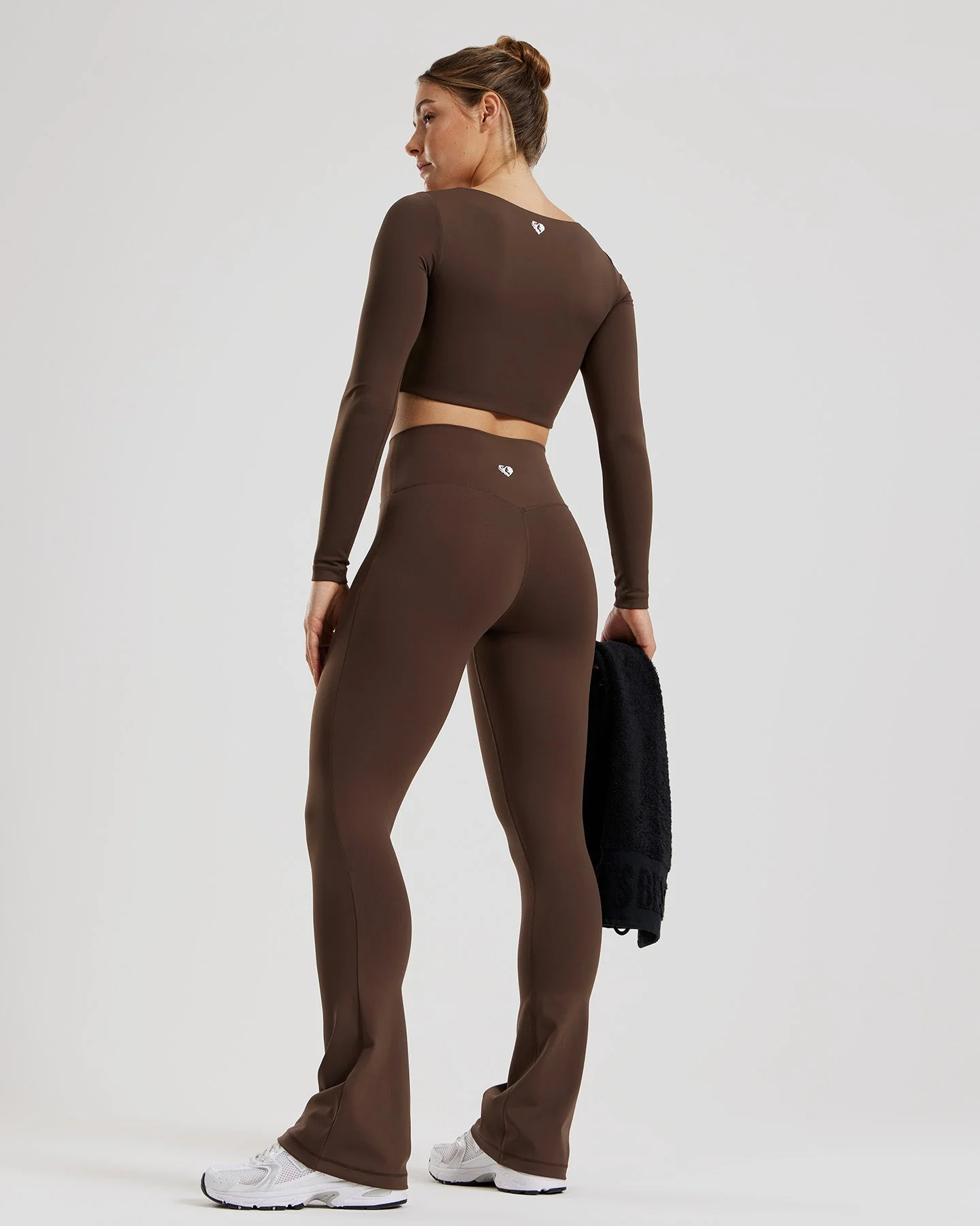 Essential Long Sleeve Built-In Bra Top | Cocoa - Image 5